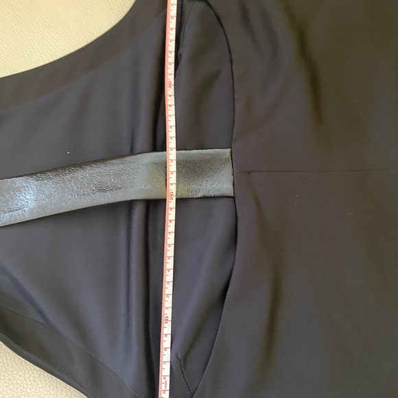 Little black dress - Picture 7 of 11